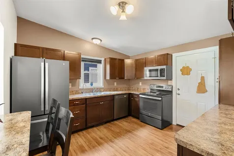 152 Dracut Road Hudson NH 03051