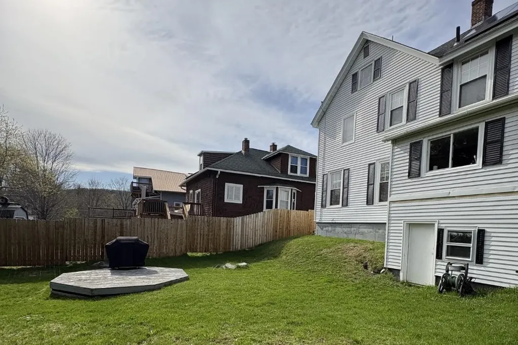 122 Oak Street Rutland City VT 05701
