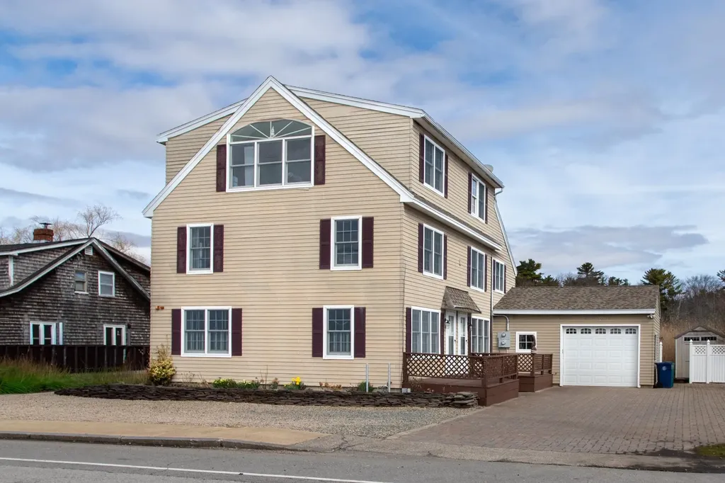 518 High Street Hampton NH 03874
