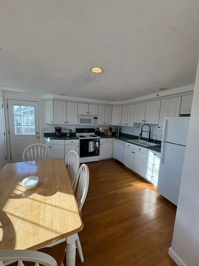 518 High Street Hampton NH 03874