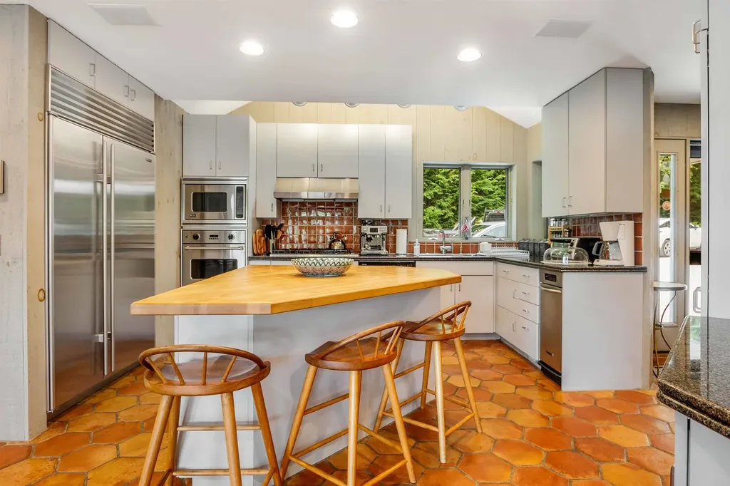75 Westwood Road Sunapee NH 03782