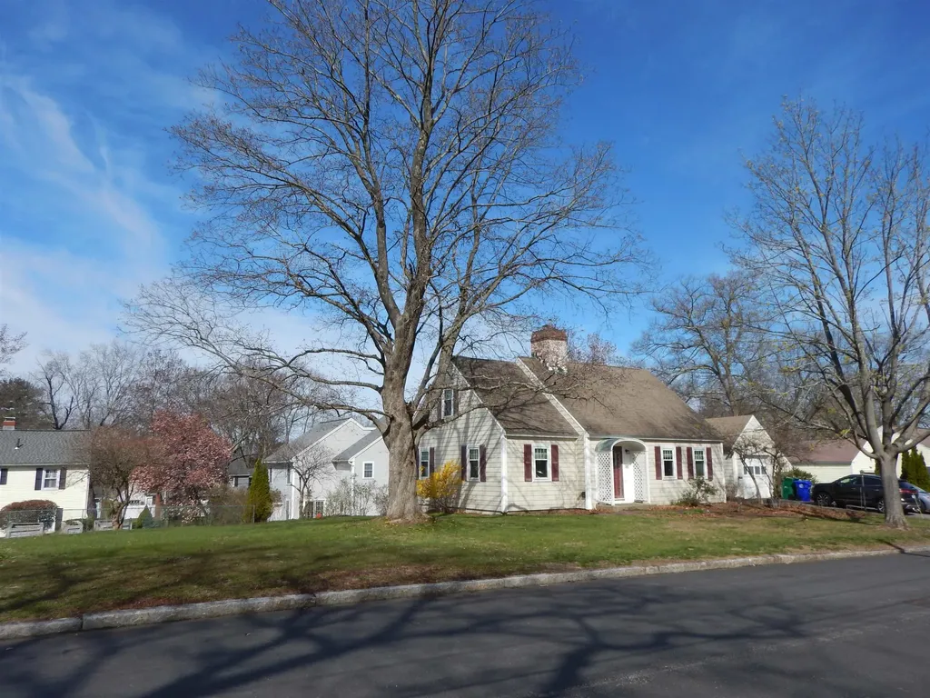 180 Birchwood Road Manchester NH 03104