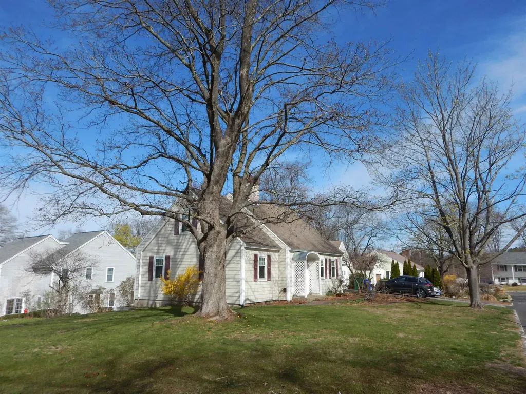 180 Birchwood Road Manchester NH 03104