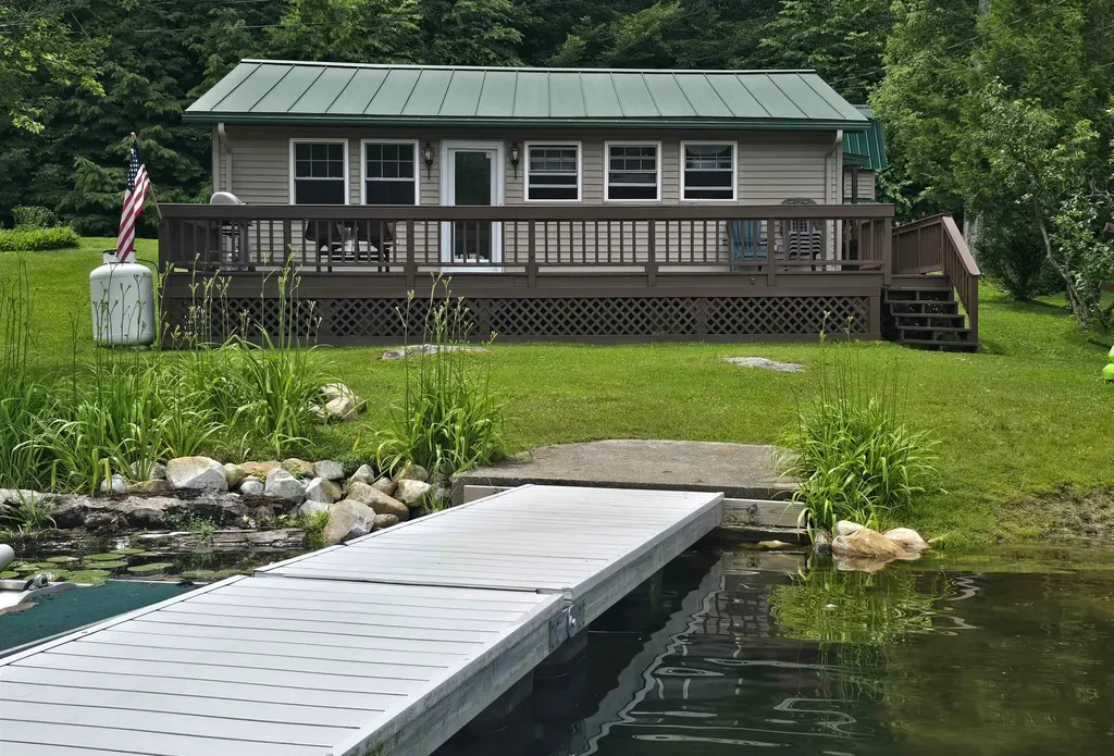 16 West Shore Drive Tinmouth VT 05773