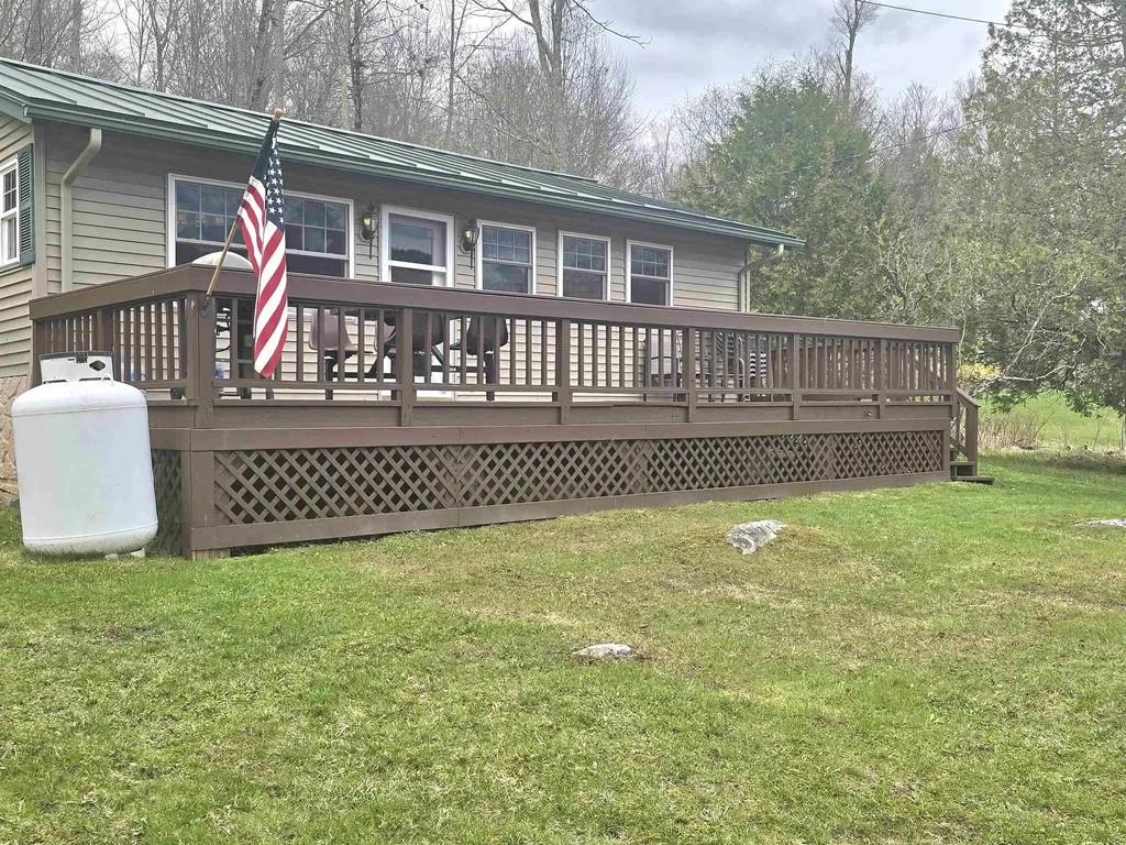 16 West Shore Drive Tinmouth VT 05773