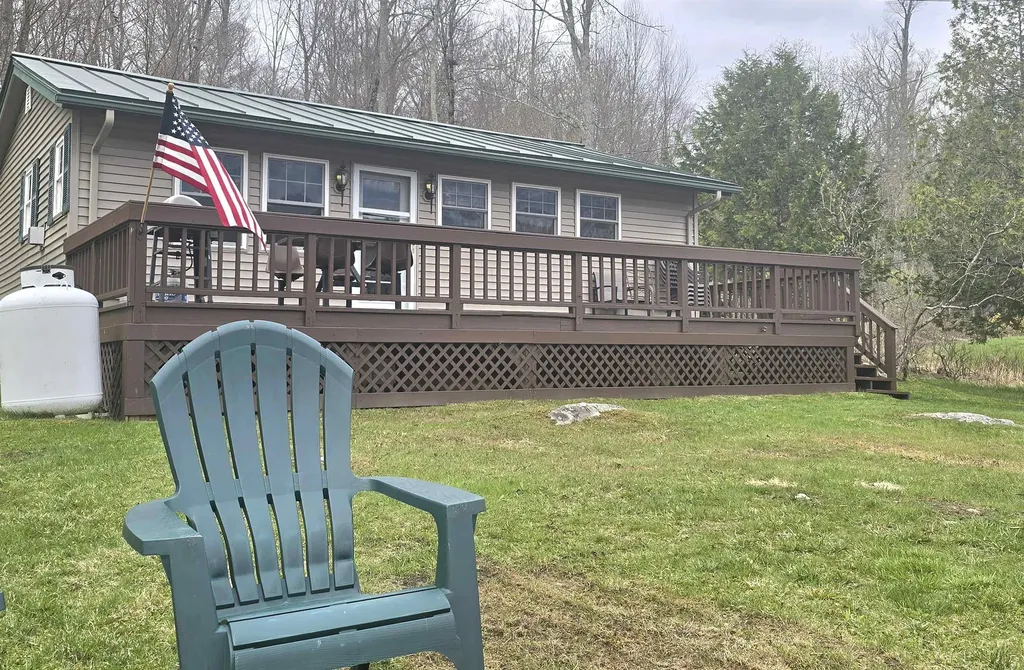 16 West Shore Drive Tinmouth VT 05773