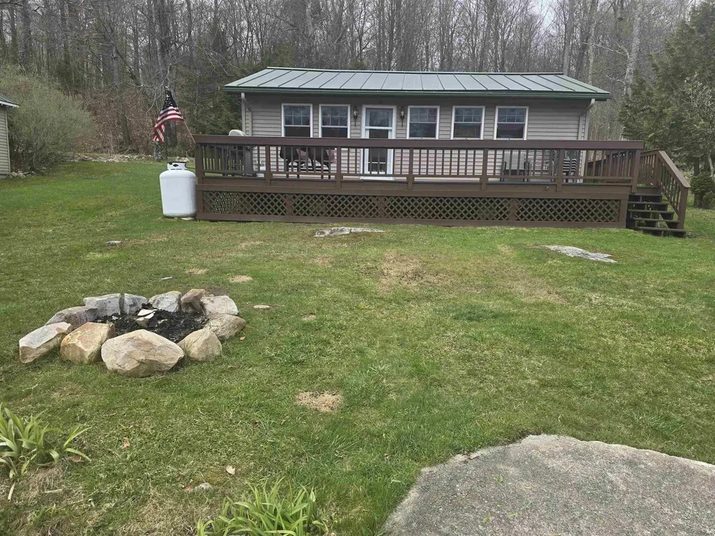 16 West Shore Drive Tinmouth VT 05773