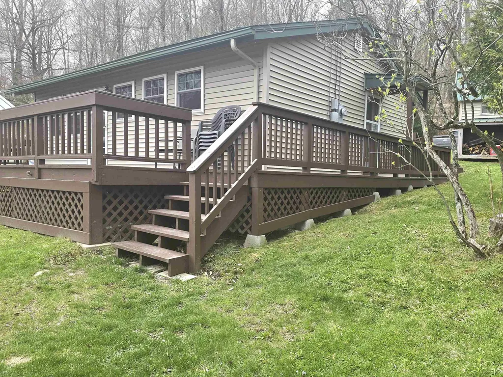 16 West Shore Drive Tinmouth VT 05773