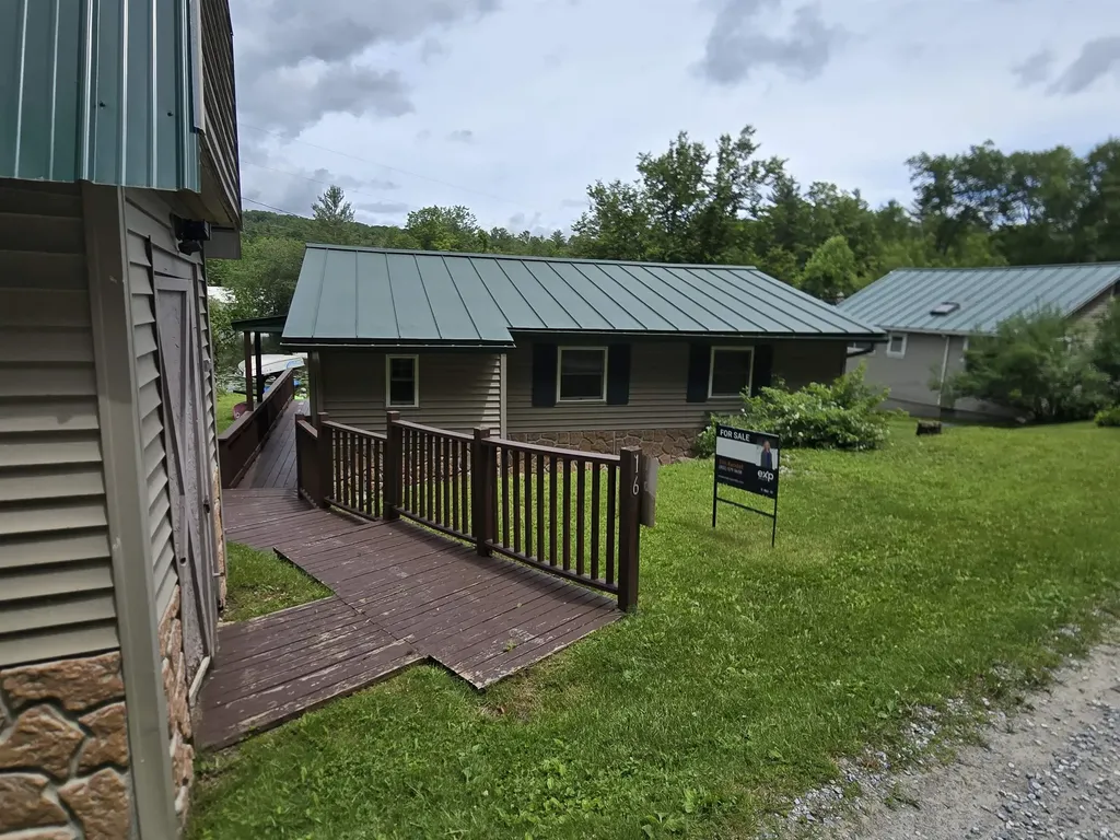 16 West Shore Drive Tinmouth VT 05773