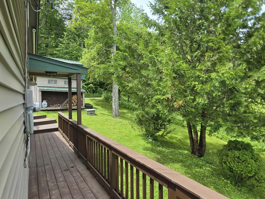 16 West Shore Drive Tinmouth VT 05773