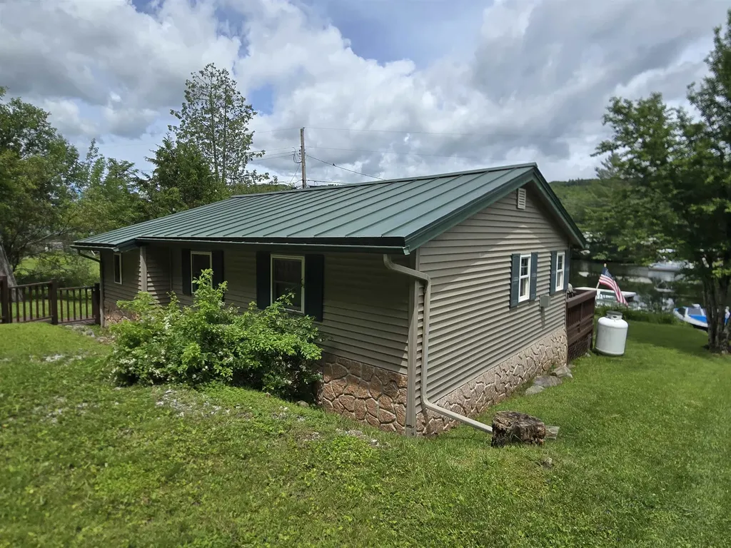 16 West Shore Drive Tinmouth VT 05773