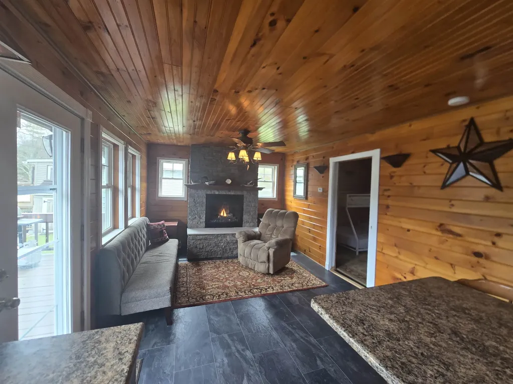 16 West Shore Drive Tinmouth VT 05773