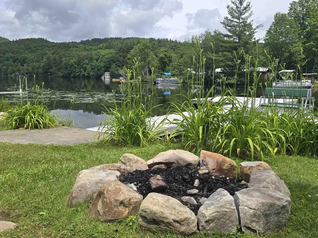 16 West Shore Drive Tinmouth VT 05773