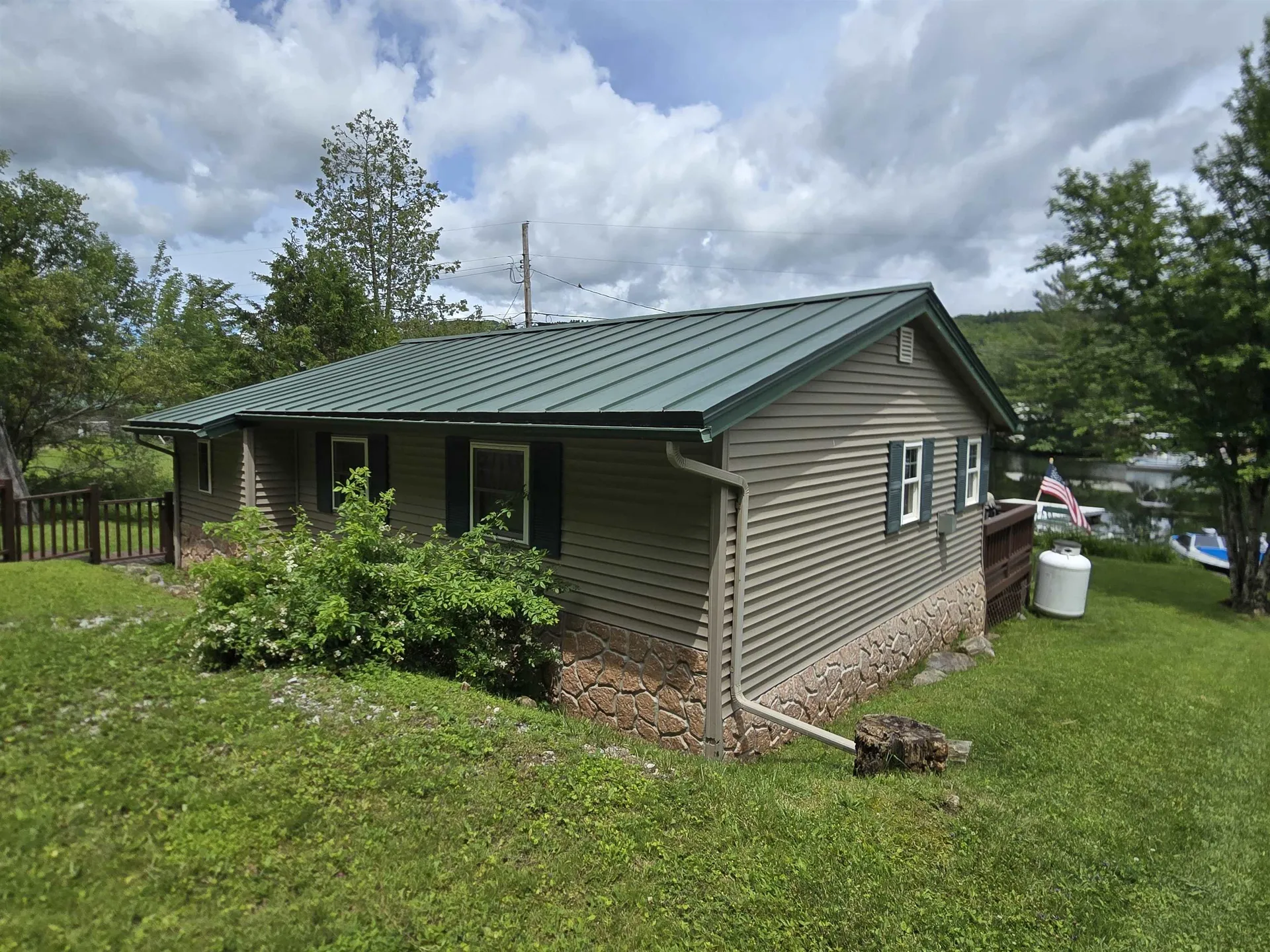 16 West Shore Drive Tinmouth VT 05773