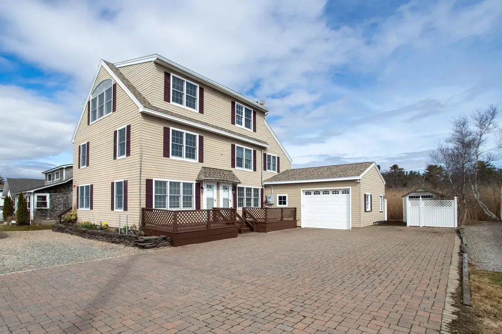 518 High Street Hampton NH 03842