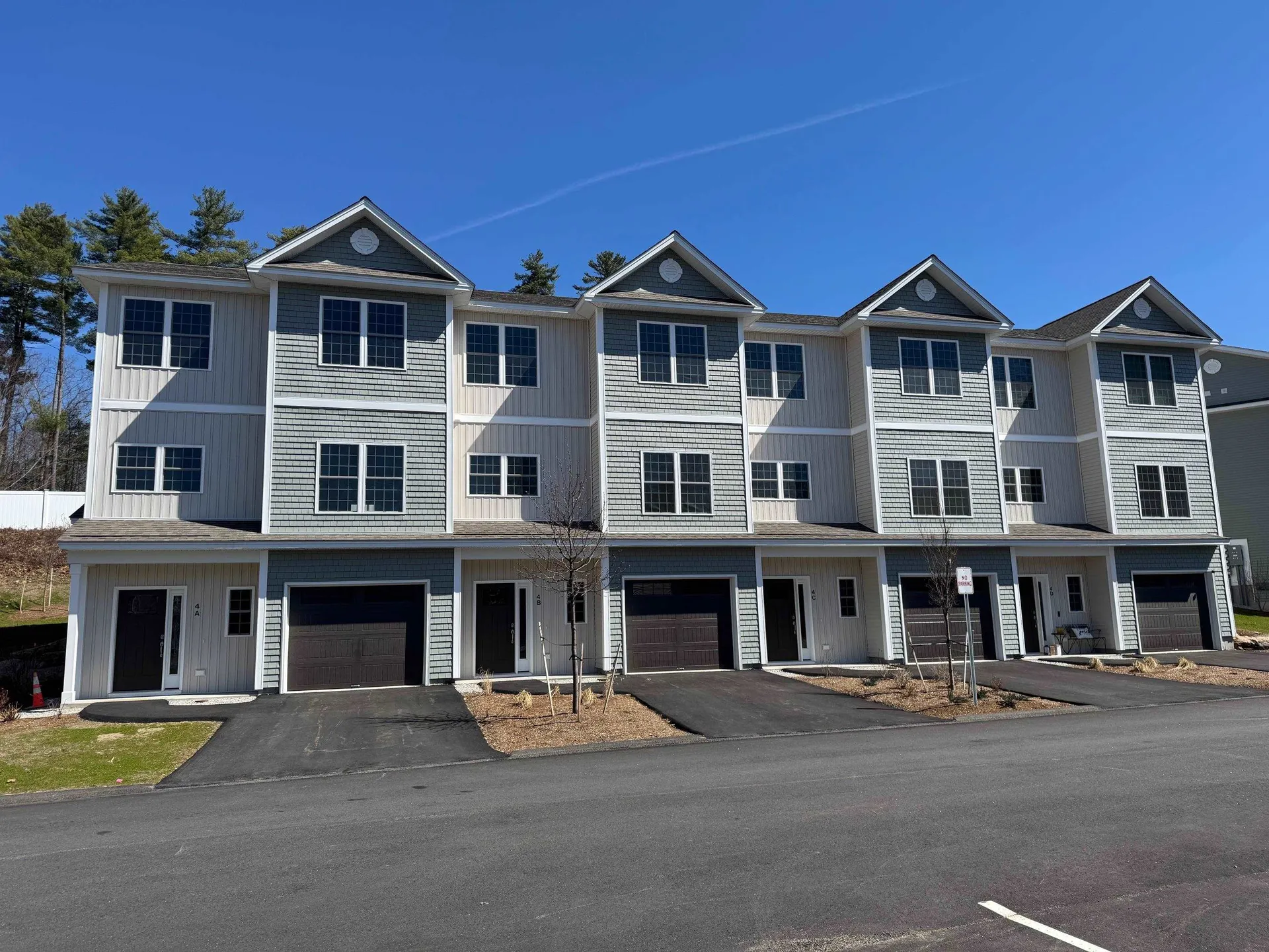 4A Dearborn Circle Goffstown NH 03045