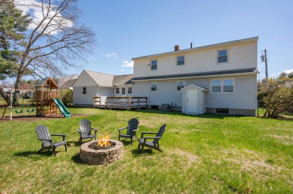 9 Juniper Lane Nashua NH 03063