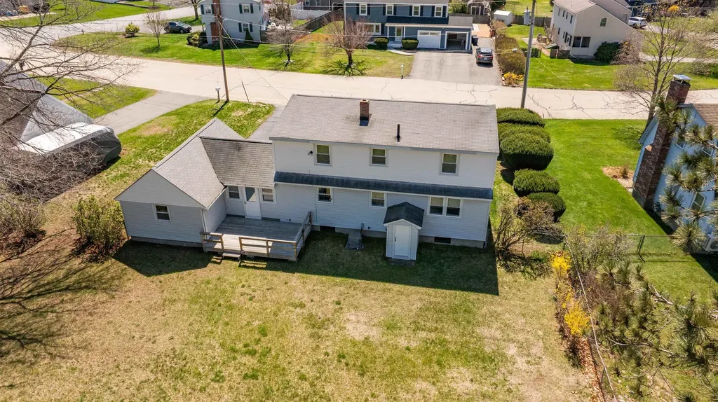 9 Juniper Lane Nashua NH 03063