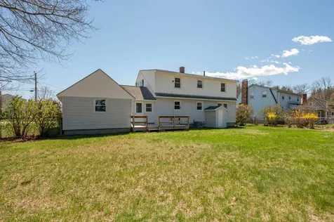 9 Juniper Lane Nashua NH 03063