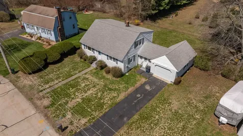 9 Juniper Lane Nashua NH 03063