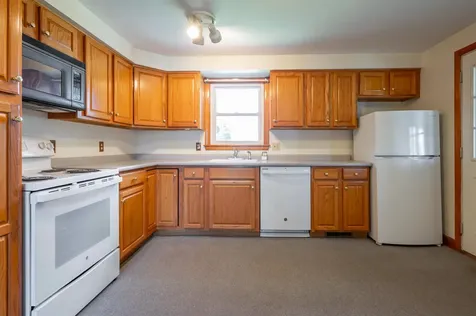 9 Juniper Lane Nashua NH 03063