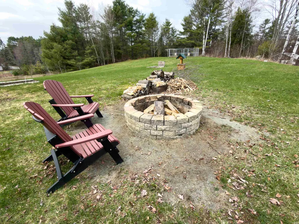 10 Duval Road Dalton NH 03598