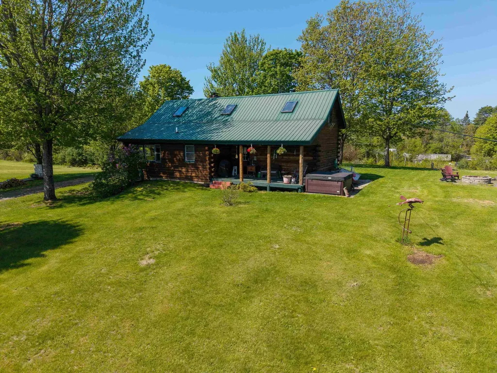 10 Duval Road Dalton NH 03598