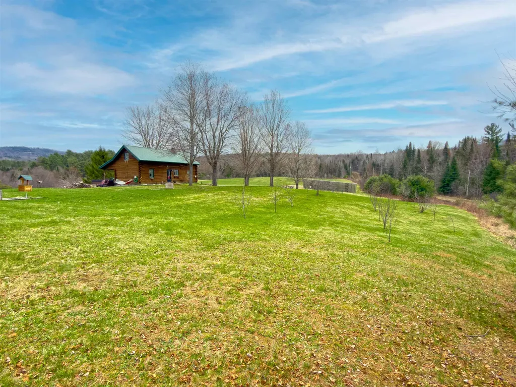 10 Duval Road Dalton NH 03598