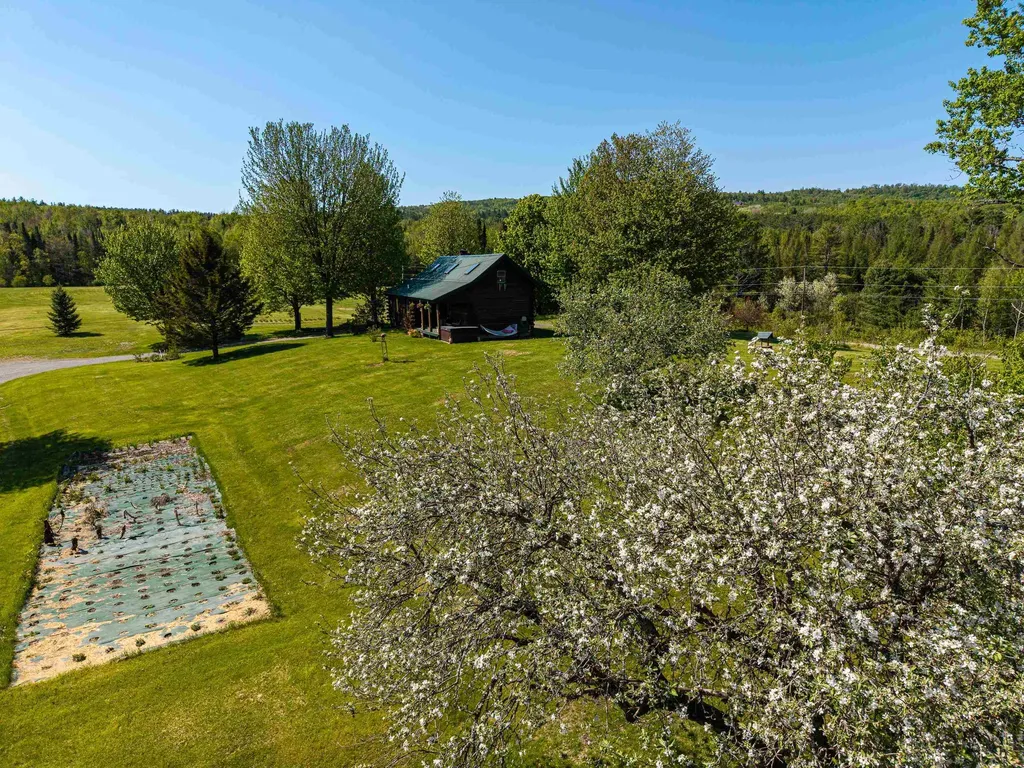 10 Duval Road Dalton NH 03598