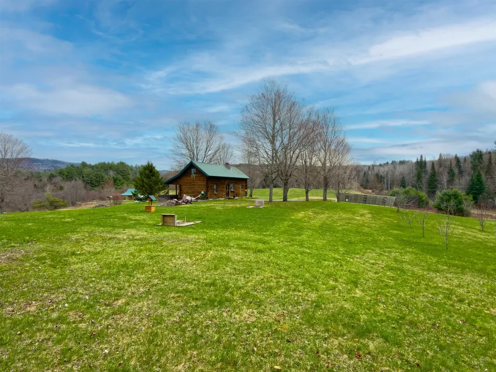 10 Duval Road Dalton NH 03598