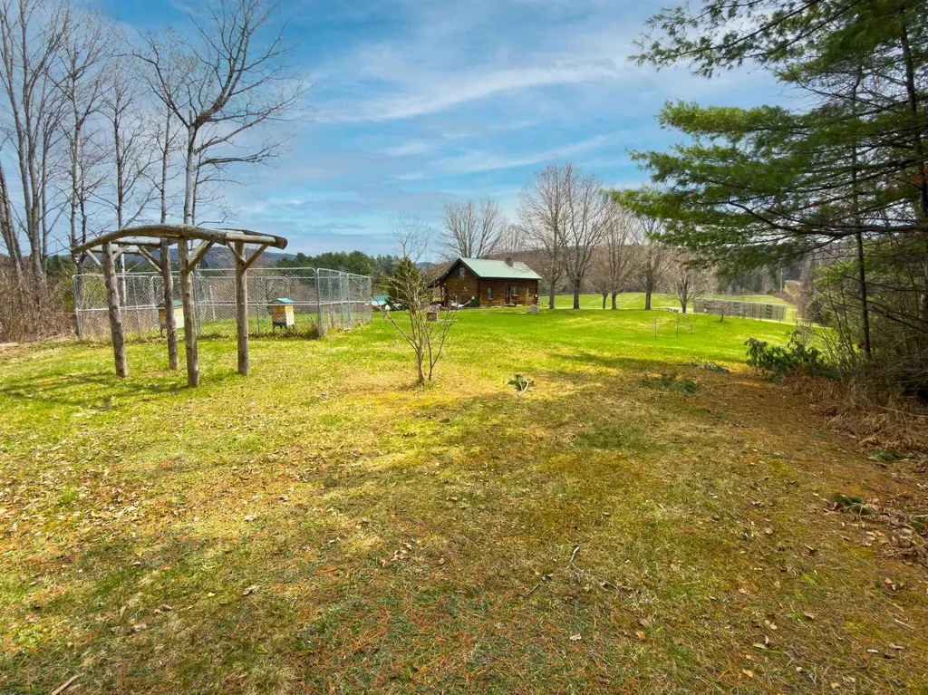 10 Duval Road Dalton NH 03598