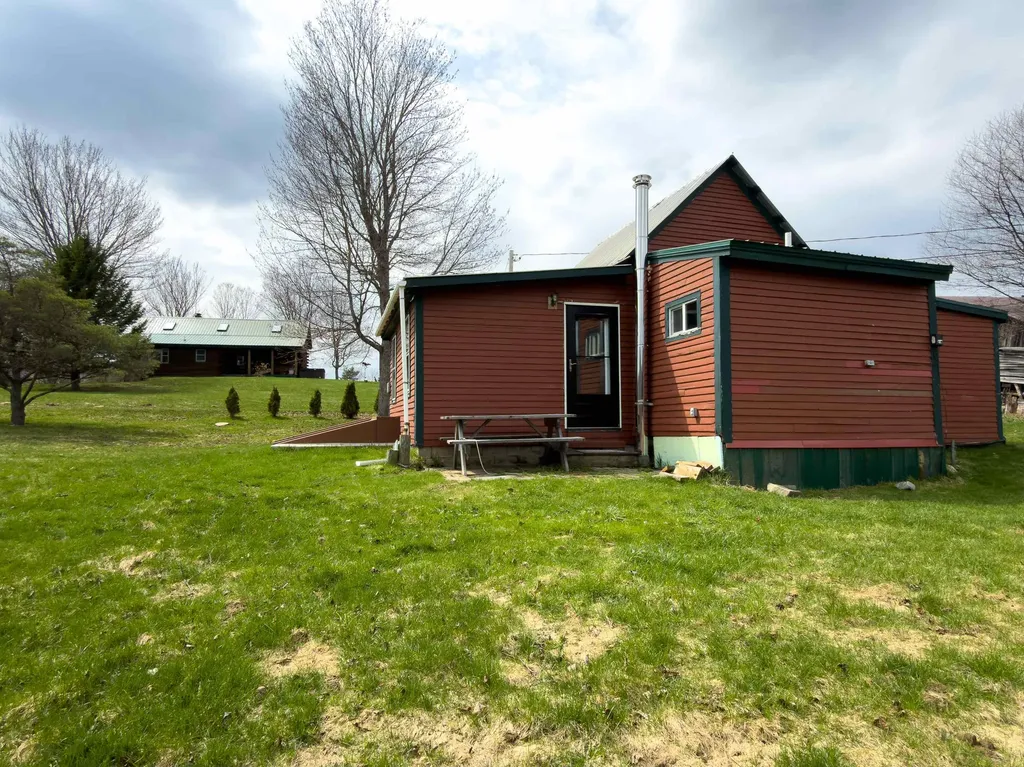 10 Duval Road Dalton NH 03598