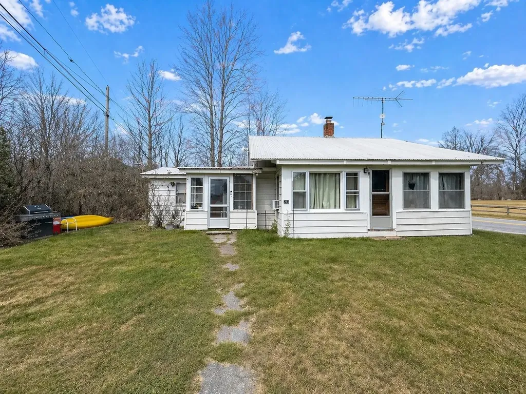 10 Duval Road Dalton NH 03598