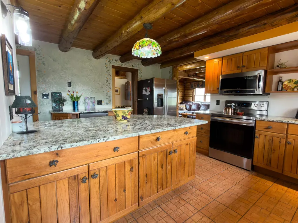 10 Duval Road Dalton NH 03598