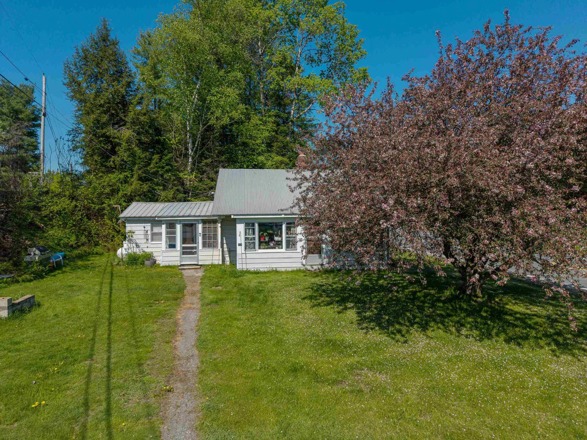 10 Duval Road Dalton NH 03598