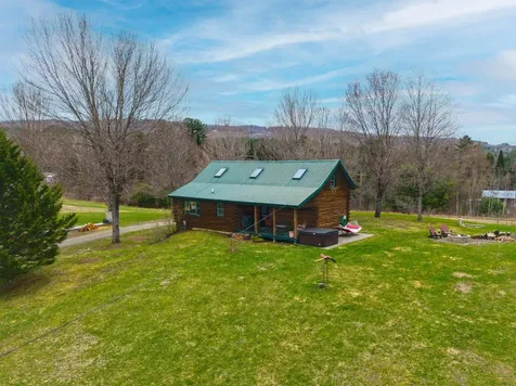 10 Duval Road Dalton NH 03598