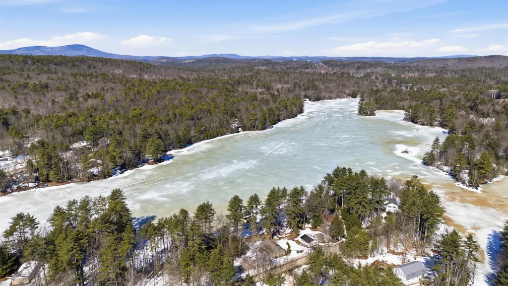 63 Concord Drive Webster NH 03303