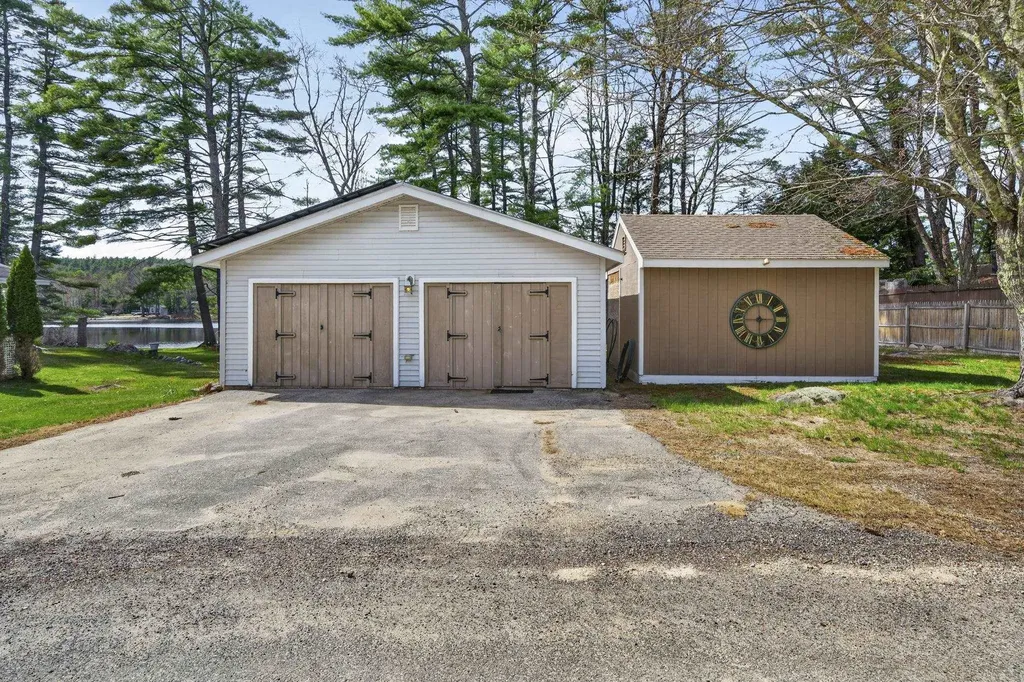 63 Concord Drive Webster NH 03303
