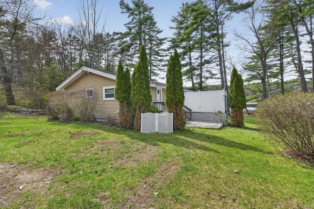 63 Concord Drive Webster NH 03303