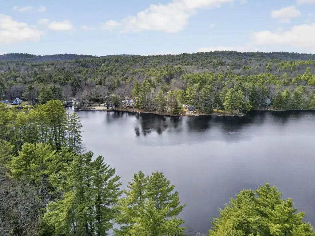 63 Concord Drive Webster NH 03303