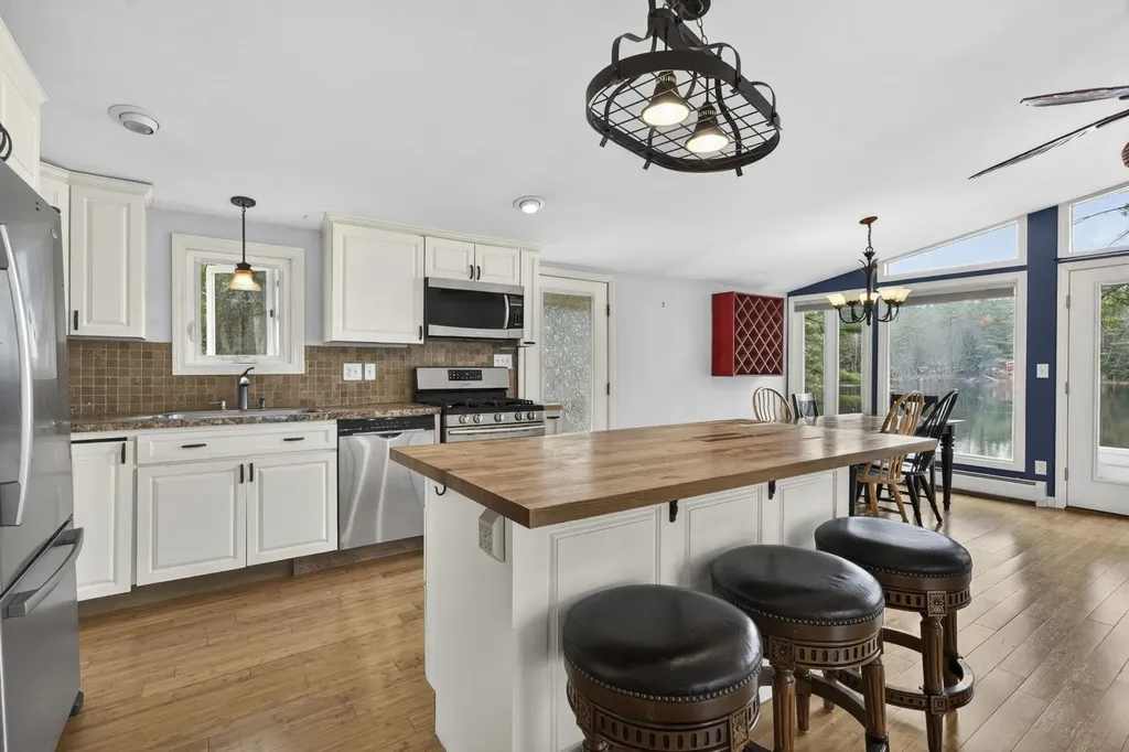 63 Concord Drive Webster NH 03303