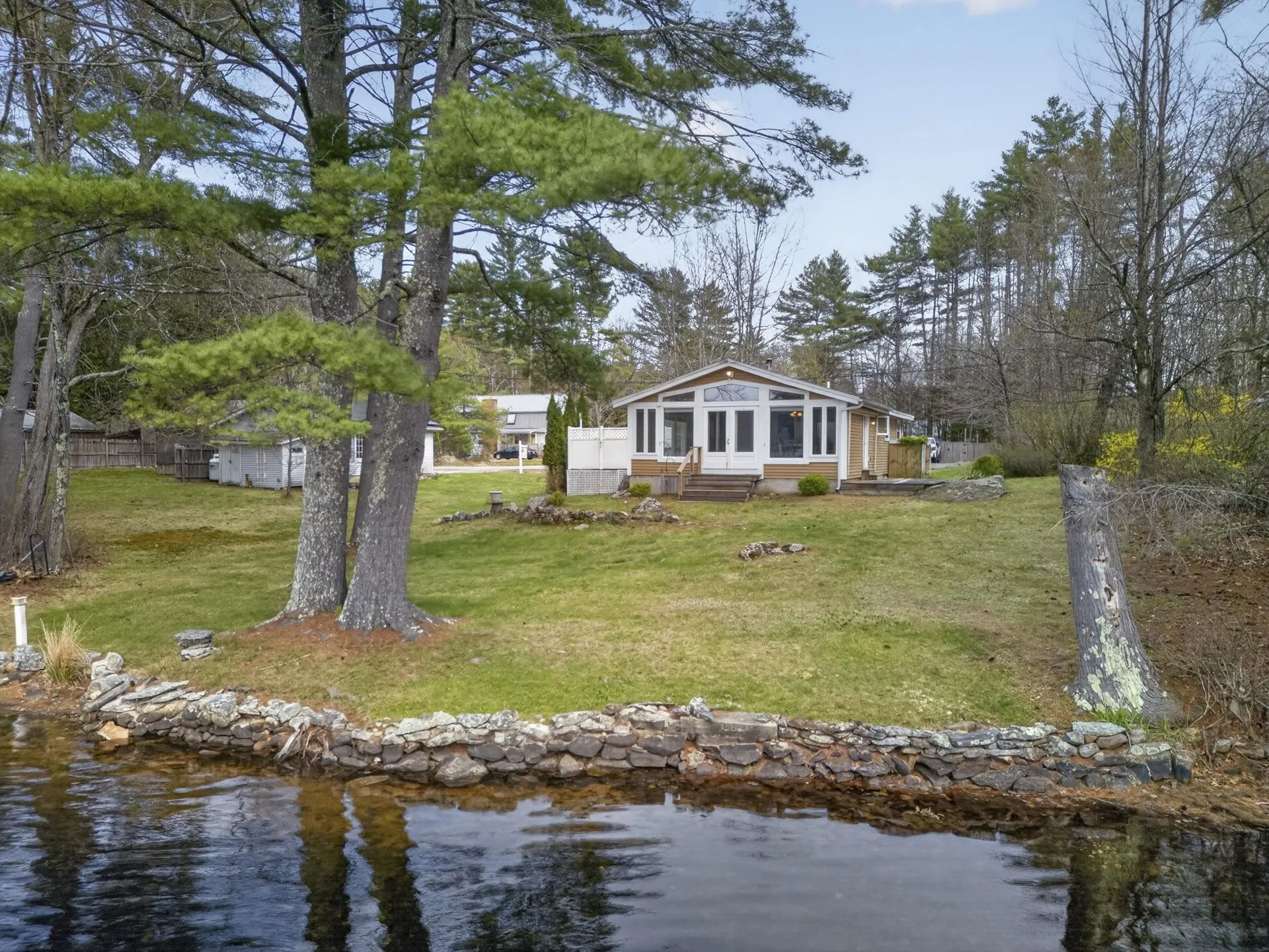 63 Concord Drive Webster NH 03303
