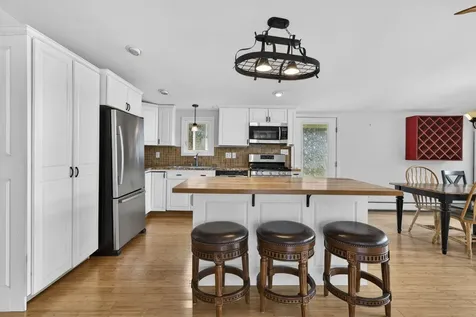 63 Concord Drive Webster NH 03303