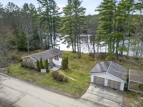 63 Concord Drive Webster NH 03303