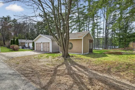 63 Concord Drive Webster NH 03303