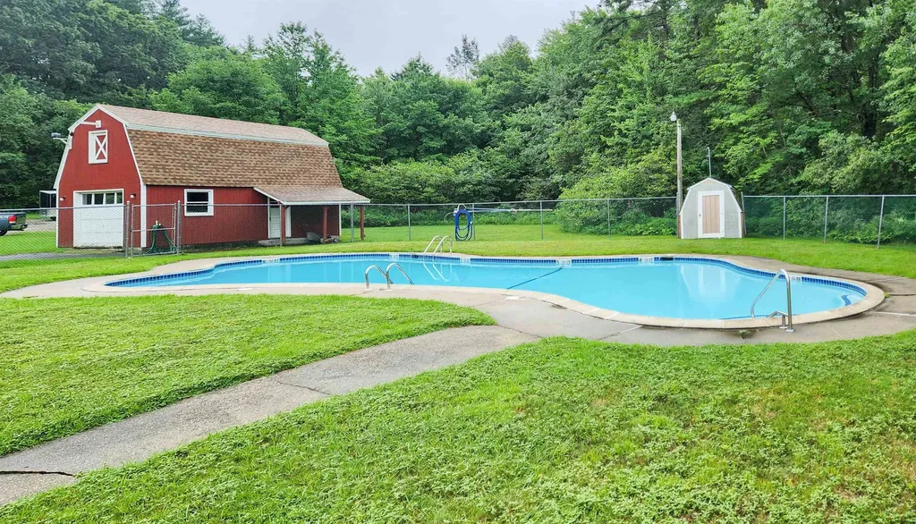 7 Pine Isle Drive Derry NH 03038