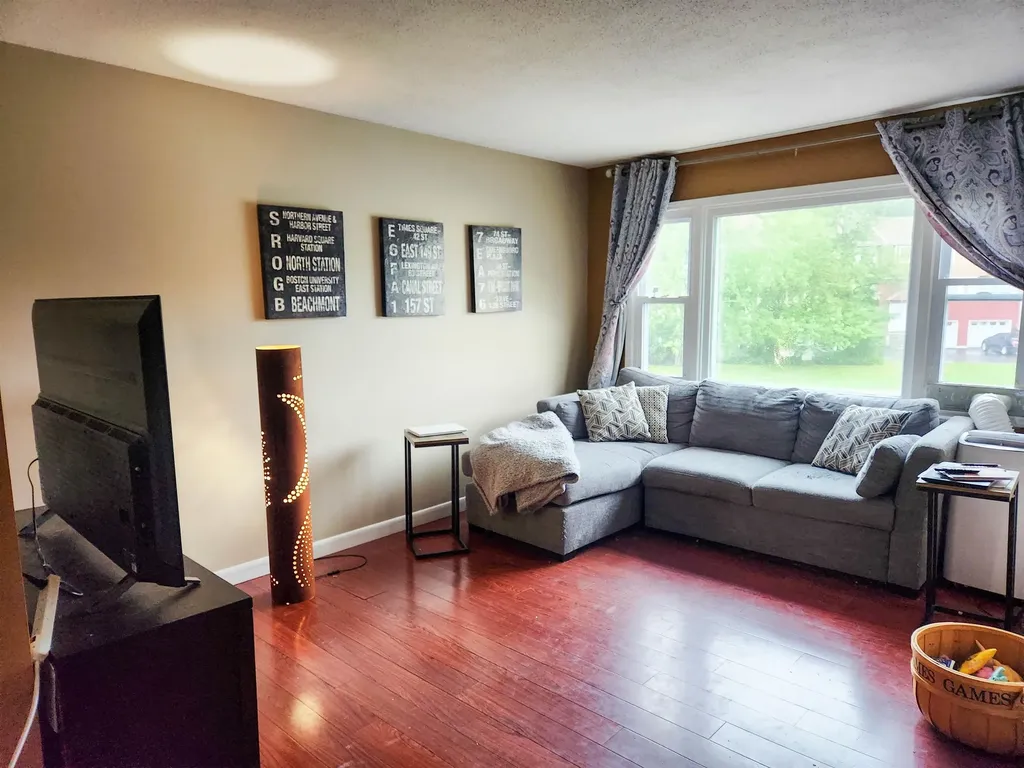 7 Pine Isle Drive Derry NH 03038