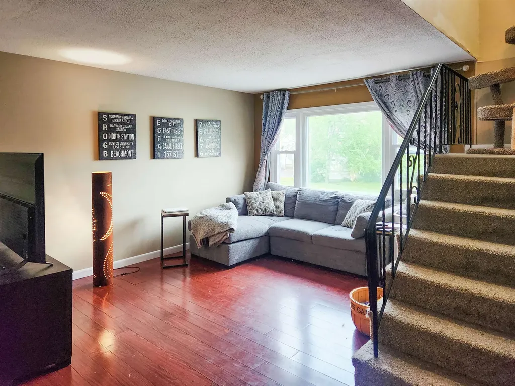 7 Pine Isle Drive Derry NH 03038