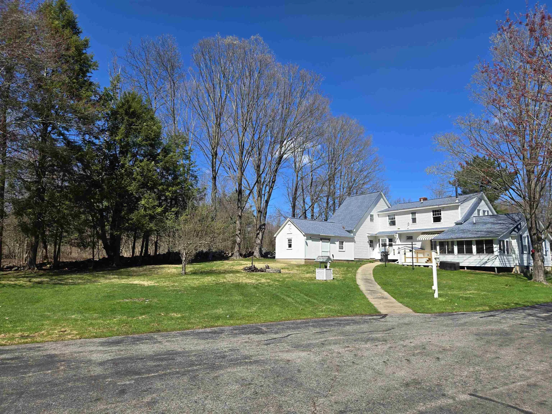 79 Maple Avenue Atkinson NH 03811