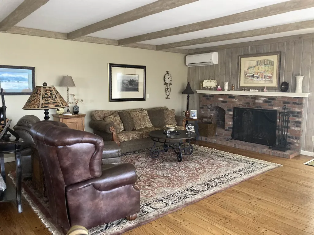 110 Golfview Lane Hartford VT 05059